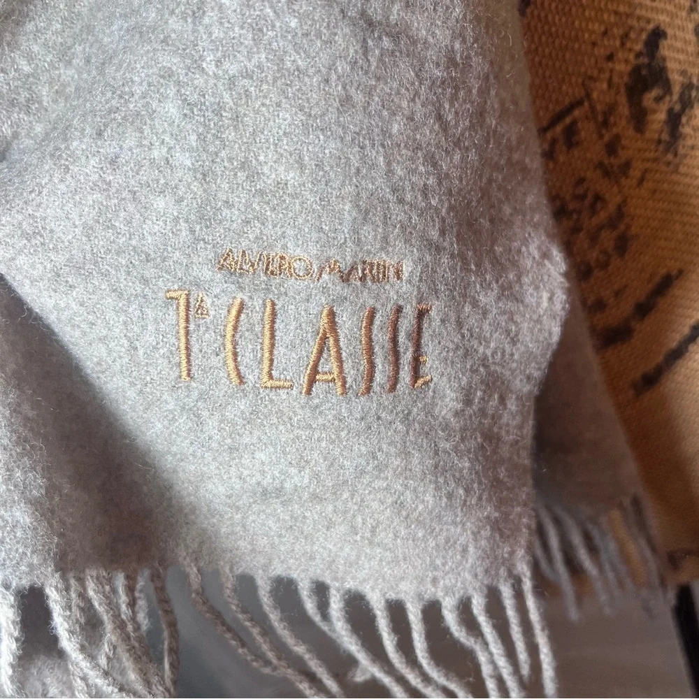 Alviero Martini 1ª Classe 100% Wool Scarf Made in Italy Beige Wrap free shipping